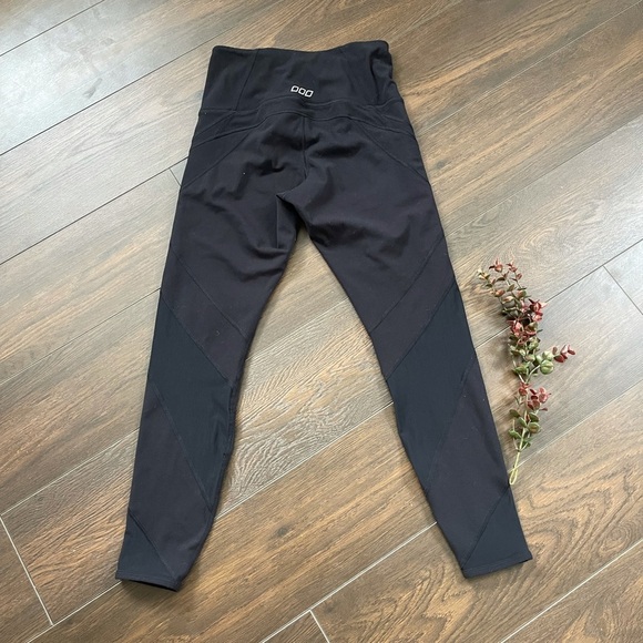 Lorna Jane activewear tights - Picture 1 of 3